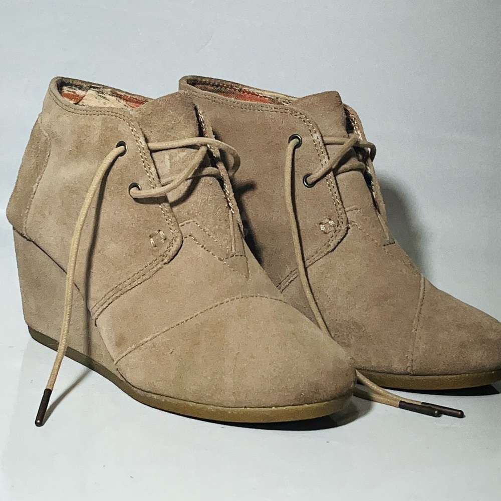 TOMS Women's Kala Beige Suede Ankle Boots 7.5